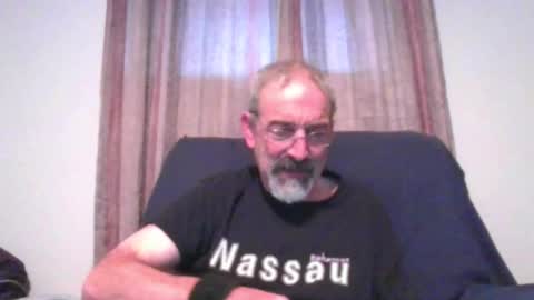 Snapshot of jony_five chatting on December 18, 5:10 pm Jon online show from December 18, 5:10 pm