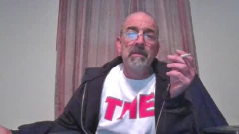 Snapshot of jony_five chatting on December 25, 9:11 pm Jon online show from December 25, 9:11 pm