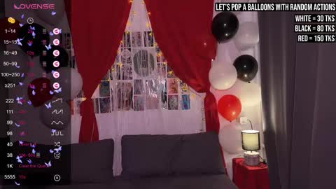 Snapshot of jooycetreier chatting on November 1, 9:00 am Joyce online show from November 1, 9:00 am