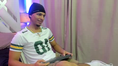 Snapshot of jordan_love7 chatting on September 25, 12:42 pm jordan online show from September 25, 12:42 pm