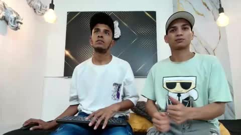 jordanandandrew online show from December 21, 9:44 pm