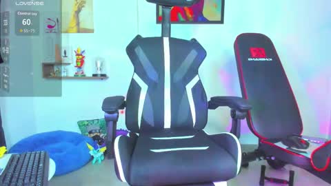 Snapshot of jordanrossie chatting on October 24, 1:46 am JordanRossie online show from October 24, 1:46 am