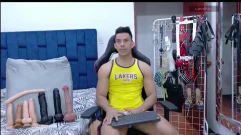 jose_rumbero91 online show from May 4, 4:41 am