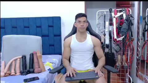 jose_rumbero91 online show from May 8, 10:31 am