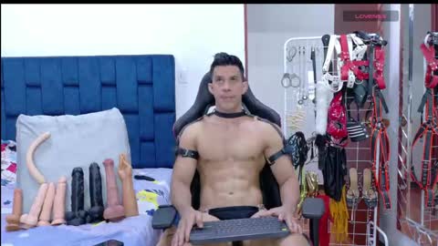 jose_rumbero91 online show from May 12, 11:40 am