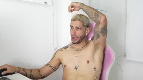 jose_wc online show from April 2, 9:07 am