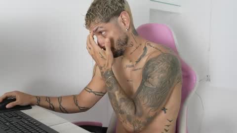 jose_wc online show from April 3, 12:03 pm