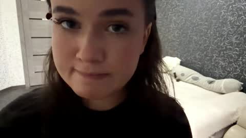 Snapshot of josefagamber chatting on April 6, 10:27 am Eli online show from April 6, 10:27 am