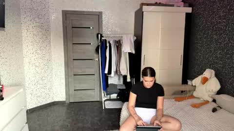 Snapshot of josefagamber chatting on April 18, 11:03 am Eli online show from April 18, 11:03 am