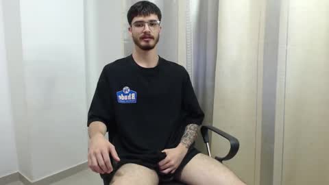 Snapshot of joseh0se chatting on February 3, 6:40 am alejandro online show from February 3, 6:40 am