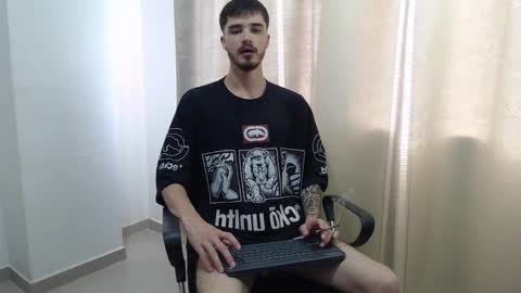 Snapshot of joseh0se chatting on February 8, 12:52 pm alejandro online show from February 8, 12:52 pm