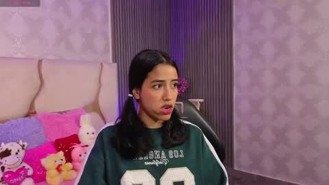 Joselyn  online show from May 13, 1:19 pm