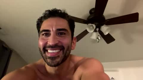 Snapshot of josemcmin chatting on March 28, 5:40 am josemcmin online show from March 28, 5:40 am