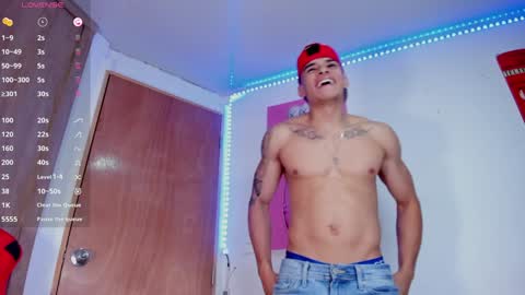 Snapshot of joseph__boy chatting on December 13, 12:17 pm JOSEPH online show from December 13, 12:17 pm