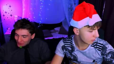 joseph_bear_ online show from December 14, 8:13 pm