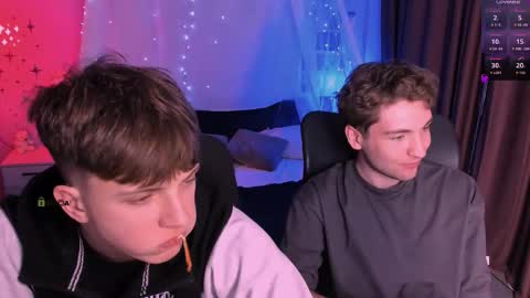 joseph_bear_ online show from December 17, 9:10 pm