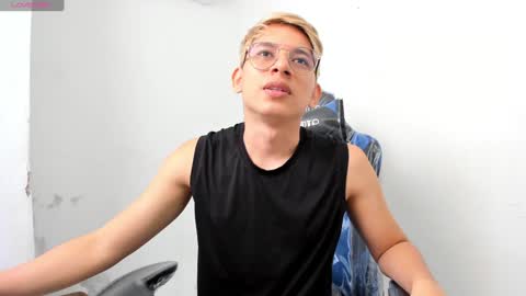 JOSEPH BROWN online show from December 8, 11:57 am