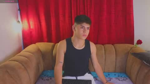 Snapshot of josethariaz25 chatting on June 11, 11:19 am JOSETH ARIAZ online show from June 11, 11:19 am