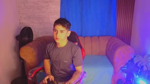 Snapshot of josethariaz25 chatting on July 16, 11:05 am JOSETH ARIAZ online show from July 16, 11:05 am