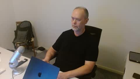 Snapshot of josh36sd chatting on October 18, 7:25 pm Josh online show from October 18, 7:25 pm