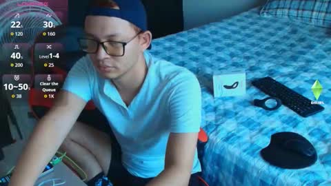 Snapshot of josh_18cm chatting on October 18, 10:10 pm josh_18cm online show from October 18, 10:10 pm