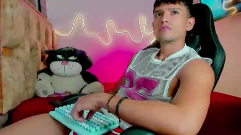 Snapshot of josh_cam99 chatting on February 15, 7:51 am JOSH online show from February 15, 7:51 am