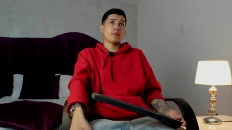 JoshBeech online show from April 6, 12:39 pm