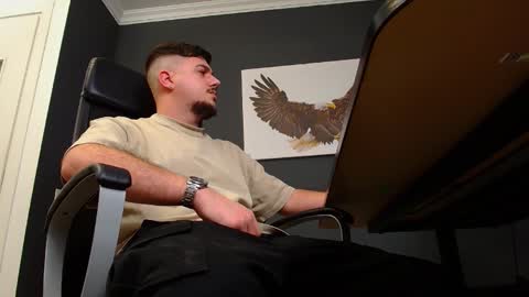 JoshKnight online show from December 28, 11:52 am