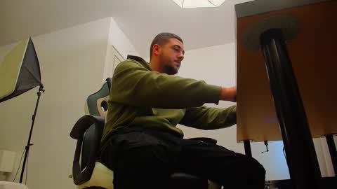 JoshKnight online show from October 6, 5:05 am