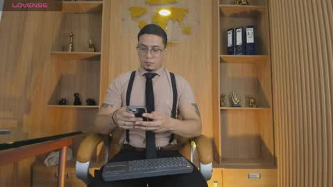 joshmiller___ online show from May 16, 6:50 pm