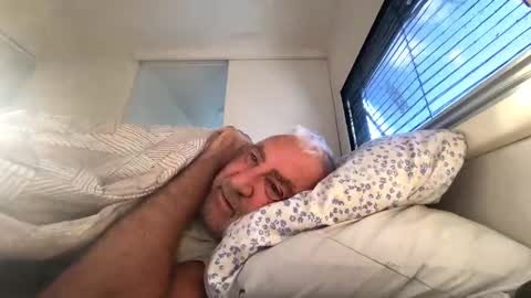 Snapshot of joshua19988945132 chatting on January 17, 1:27 pm joshua19988945132 online show from January 17, 1:27 pm