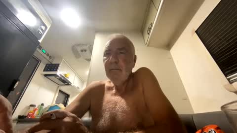 Snapshot of joshua19988945132 chatting on April 13, 1:22 am joshua19988945132 online show from April 13, 1:22 am