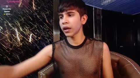 joshua_saenz_ online show from May 5, 3:14 am