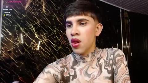 joshua_saenz_ online show from May 8, 1:11 am
