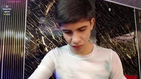 joshua_saenz_ online show from May 20, 8:37 pm