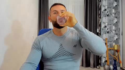 joshuamuscle69 online show from December 2, 4:53 am