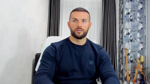 joshuamuscle69 online show from December 10, 2:39 pm
