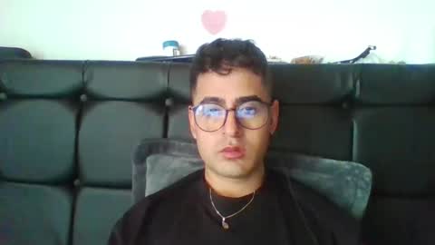 josux8 online show from January 8, 2:41 pm