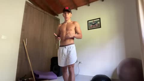 Im Jouliano online show from May 4, 3:08 pm
