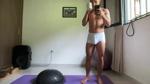 Im Jouliano online show from May 11, 3:40 pm