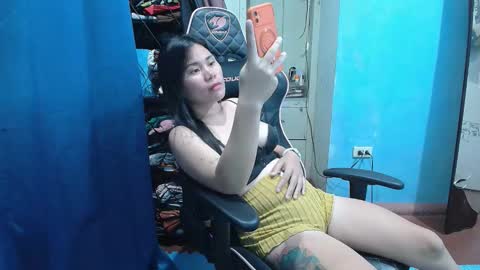 Snapshot of jove_thefoxgirl chatting on May 16, 10:36 am lyn online show from May 16, 10:36 am
