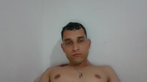 Snapshot of jovenvergonguapo09 chatting on October 20, 2:45 am Van Helsing online show from October 20, 2:45 am