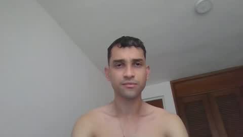 Snapshot of jovenvergonguapo09 chatting on December 19, 12:12 pm Van Helsing online show from December 19, 12:12 pm