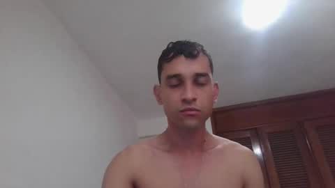 Snapshot of jovenvergonguapo09 chatting on January 14, 1:06 pm Van Helsing online show from January 14, 1:06 pm