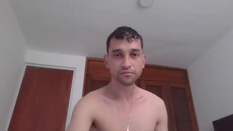 Snapshot of jovenvergonguapo09 chatting on January 18, 1:26 pm Van Helsing online show from January 18, 1:26 pm