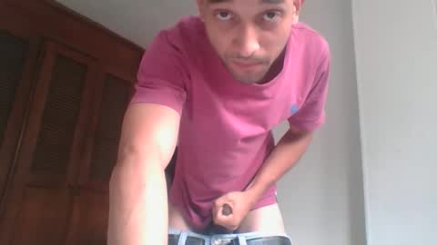 Snapshot of jovenvergonguapo09 chatting on February 16, 3:19 pm Van Helsing online show from February 16, 3:19 pm