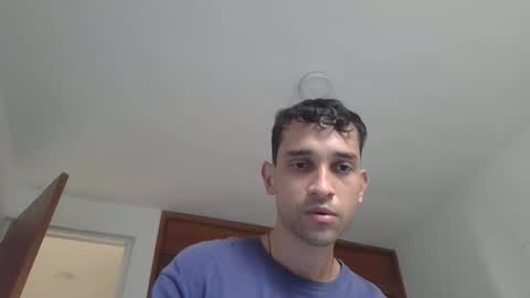 Snapshot of jovenvergonguapo09 chatting on March 2, 12:56 pm Van Helsing online show from March 2, 12:56 pm