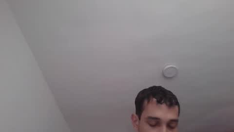 Snapshot of jovenvergonguapo09 chatting on March 16, 12:42 pm Van Helsing online show from March 16, 12:42 pm