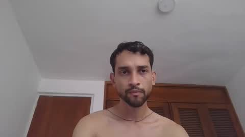 Snapshot of jovenvergonguapo09 chatting on March 26, 2:44 pm Van Helsing online show from March 26, 2:44 pm