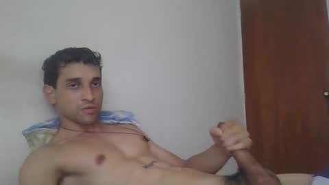 Snapshot of jovenvergonguapo09 chatting on April 2, 9:45 pm Van Helsing online show from April 2, 9:45 pm